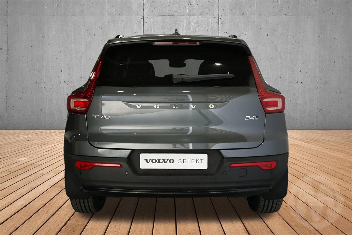 2025 Volvo XC40 Ultra B4 Dark MY26 AWD image 18