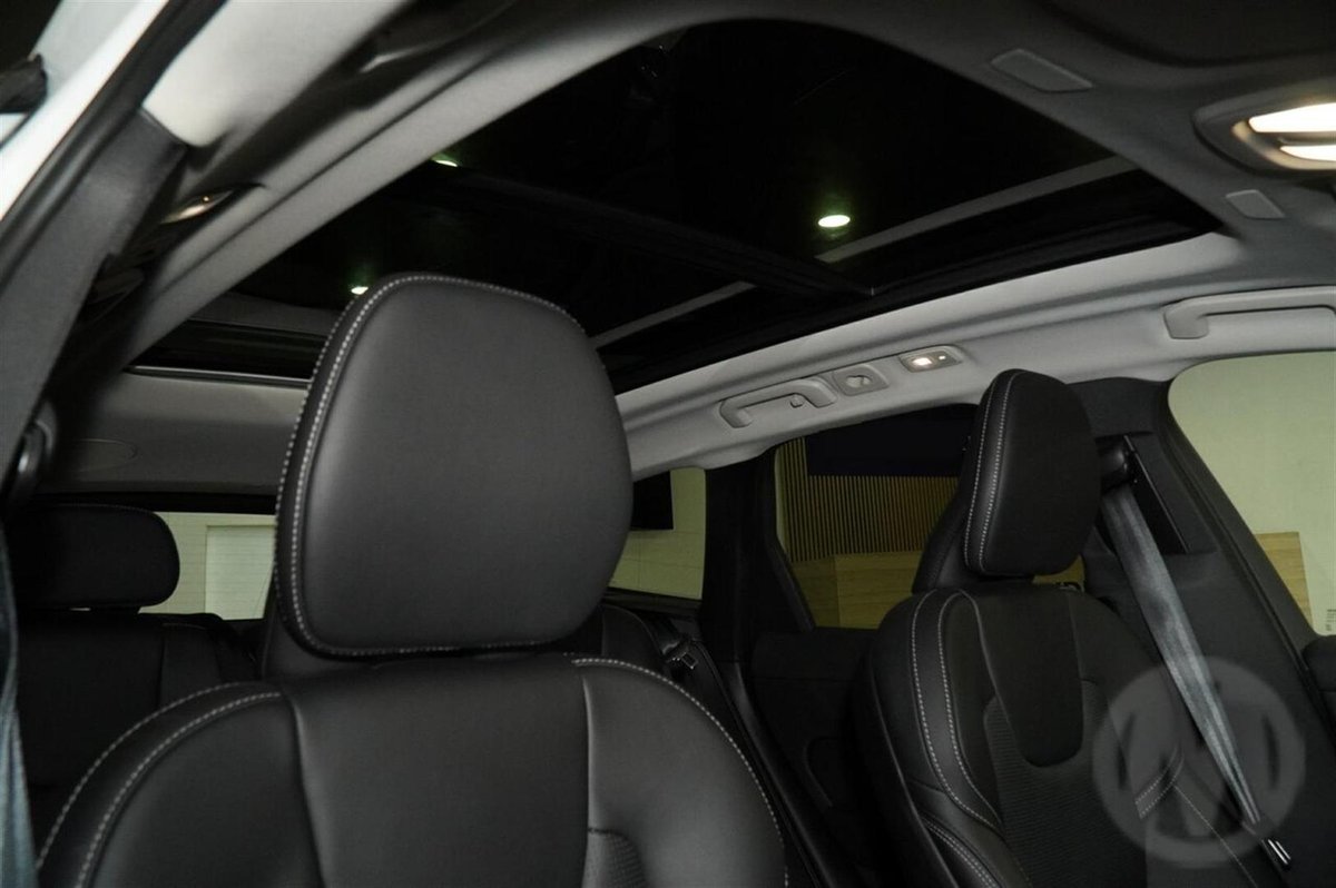 2026 Volvo XC60 Ultra B5 Dark MY26 AWD image 16