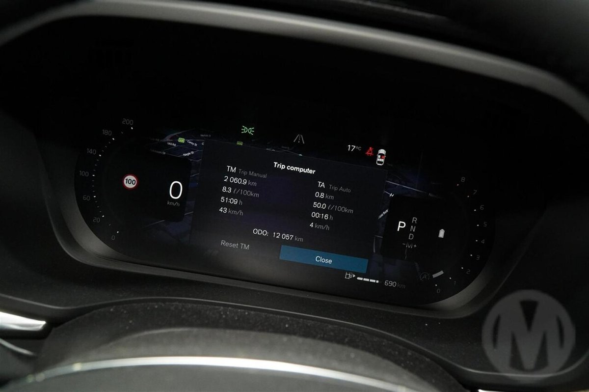 2026 Volvo XC60 Ultra B5 Dark MY26 AWD image 12