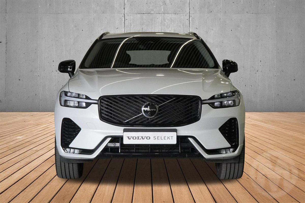 2026 Volvo XC60 Ultra B5 Dark MY26 AWD image 18