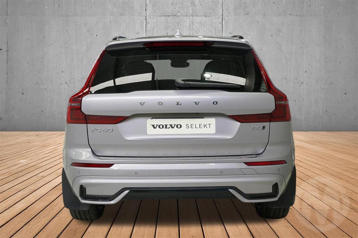 2025 Volvo XC60 Ultra B5 Dark MY26 AWD image 19