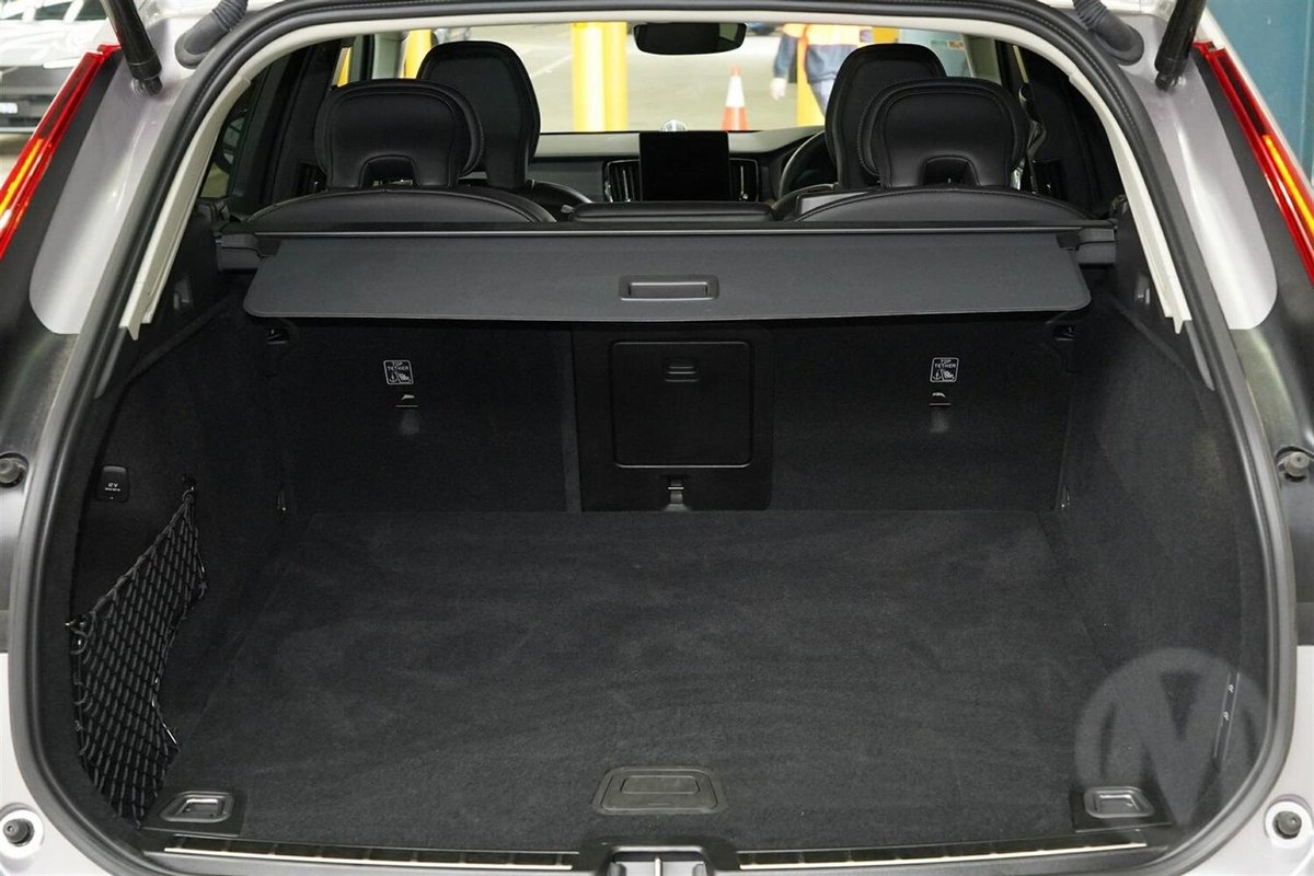 2025 Volvo XC60 Ultra B5 Dark MY26 AWD image 20