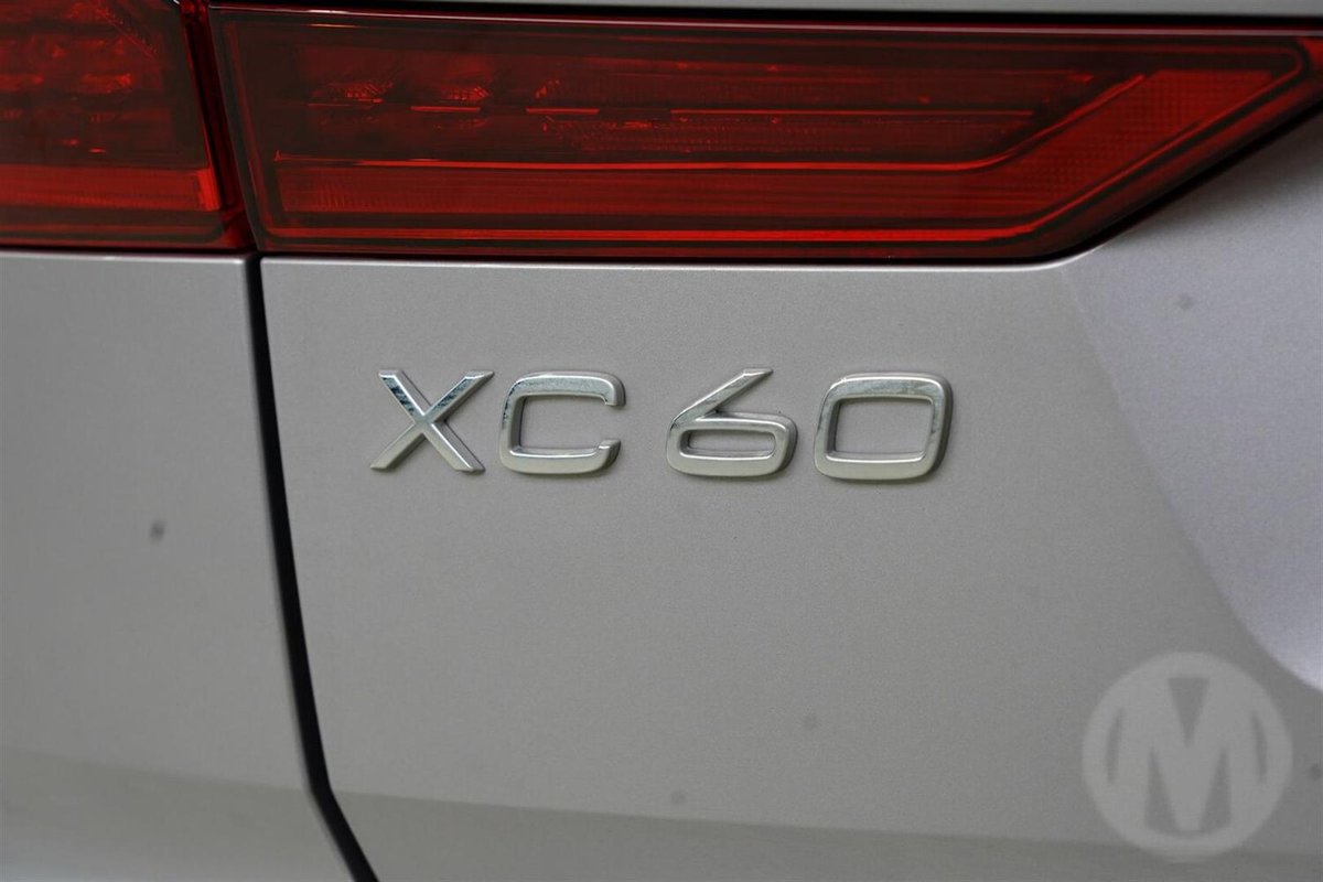 2025 Volvo XC60 Ultra B5 Dark MY26 AWD image 21