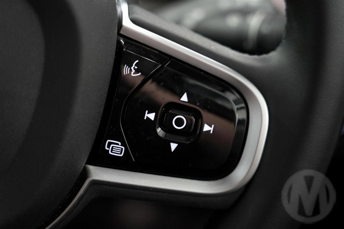 2026 Volvo XC90 Ultra B5 Dark MY26 AWD image 17