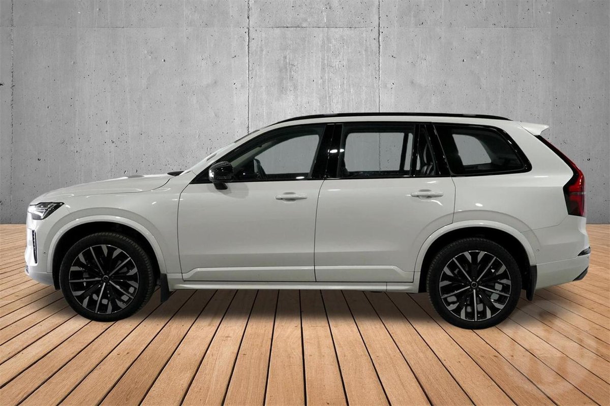 2026 Volvo XC90 Ultra B5 Dark MY26 AWD image 18