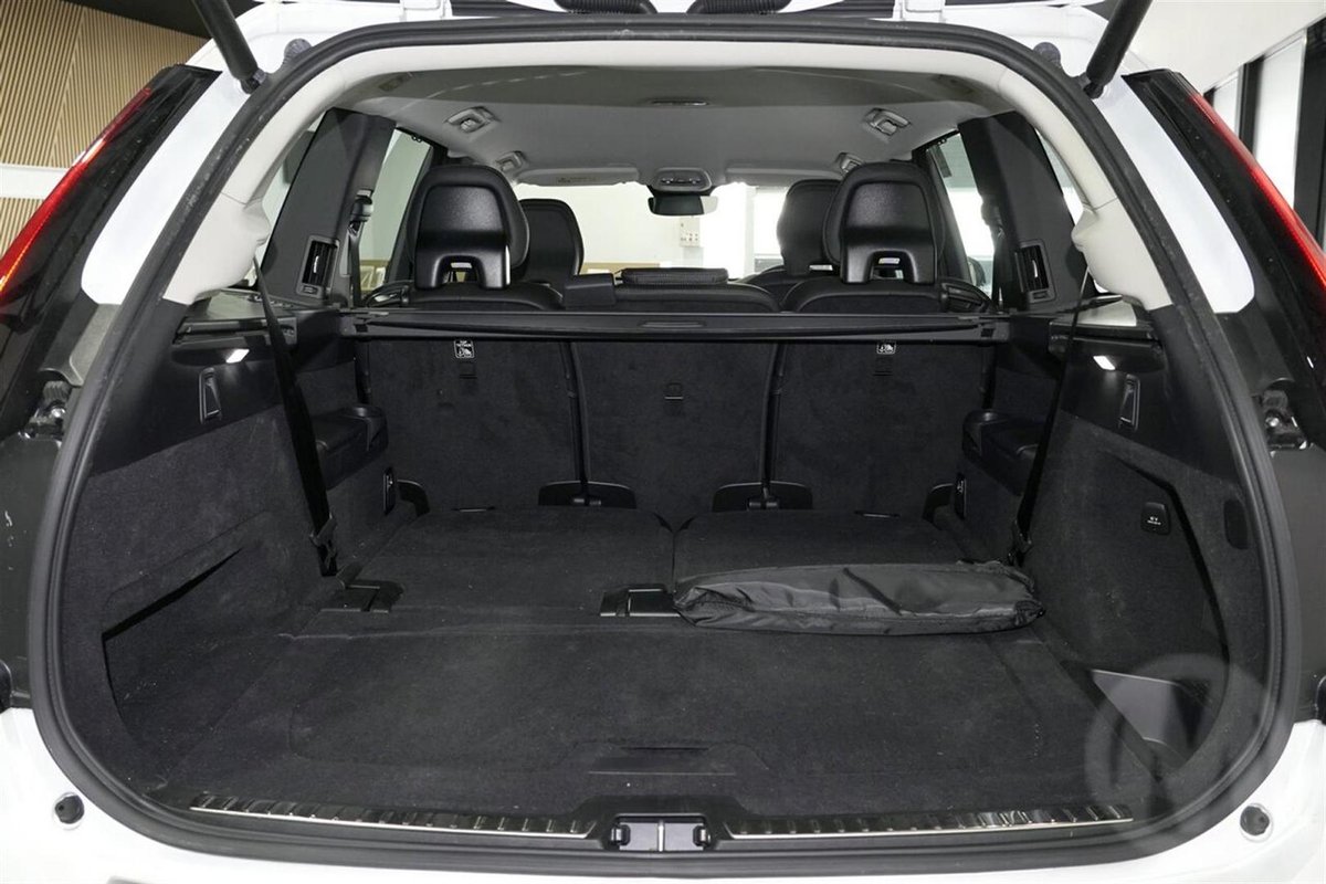 2026 Volvo XC90 Ultra B5 Dark MY26 AWD image 20