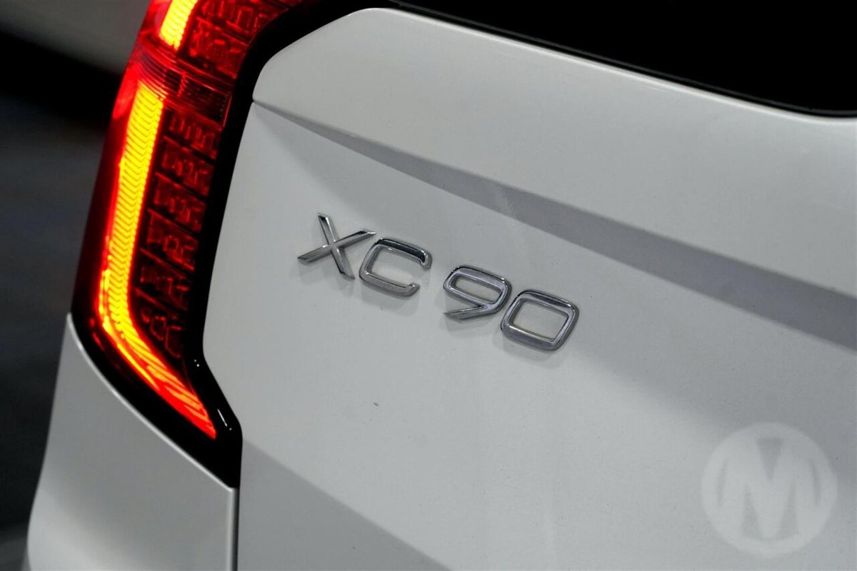 2026 Volvo XC90 Ultra B5 Dark MY26 AWD image 21
