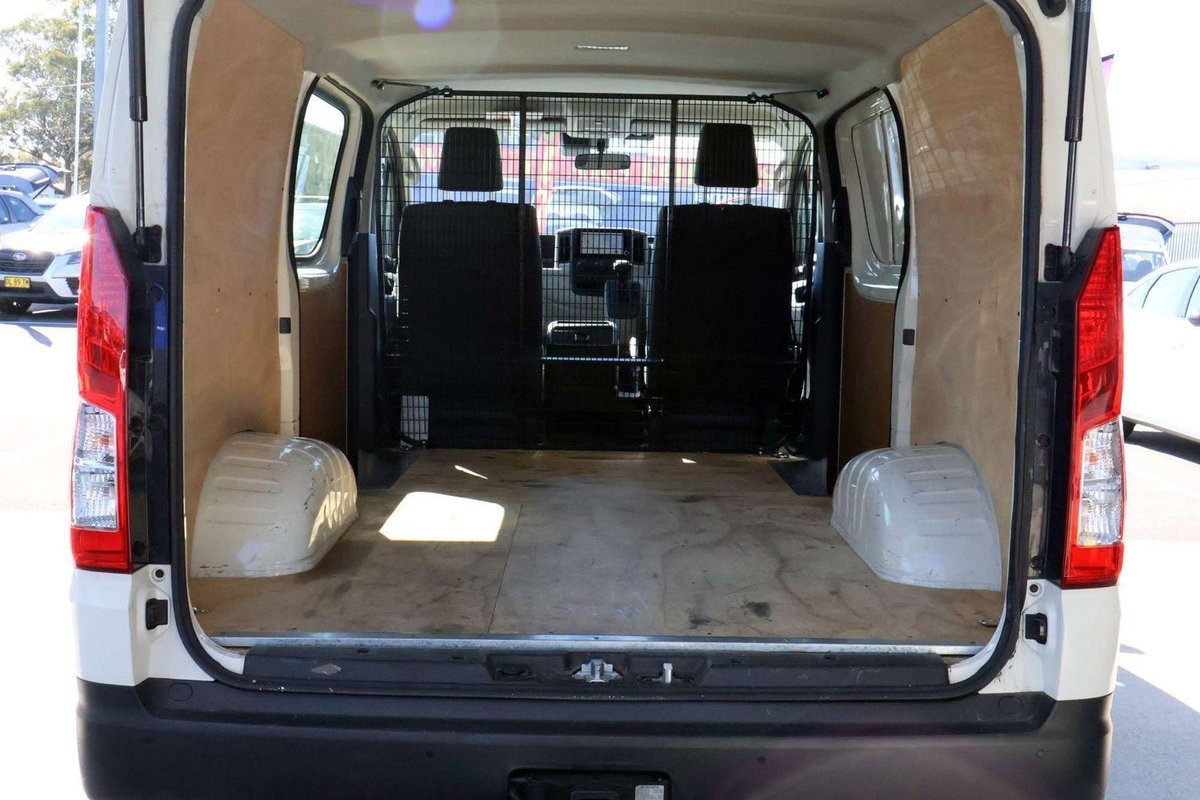 2024 Toyota Hiace GDH300R image 23