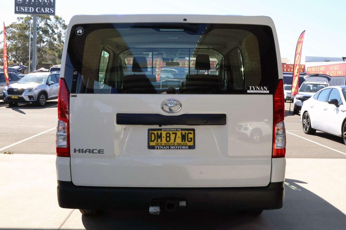 2024 Toyota Hiace GDH300R image 6