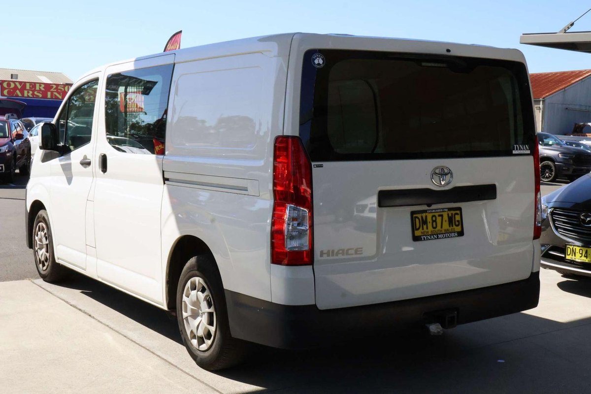 2024 Toyota Hiace GDH300R image 7
