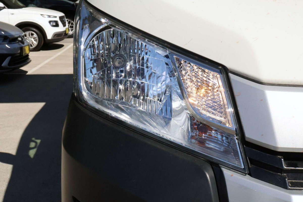 2024 Toyota Hiace GDH300R image 8