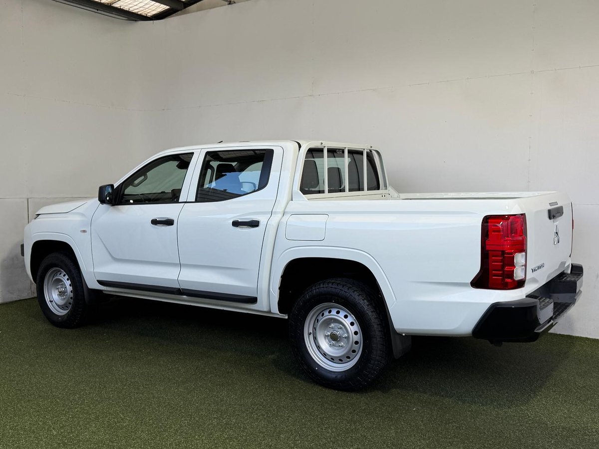 2026 Mitsubishi Triton GLX MV MY26 4X4 Dual Range image 7
