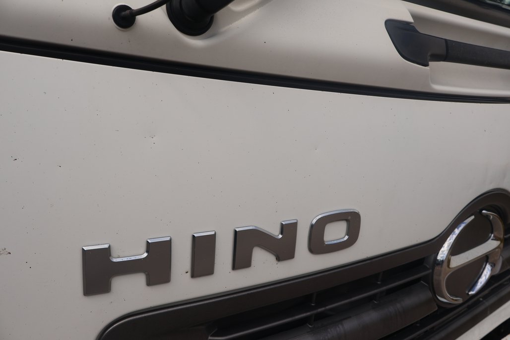 2017 HINO FC 1022 image 11