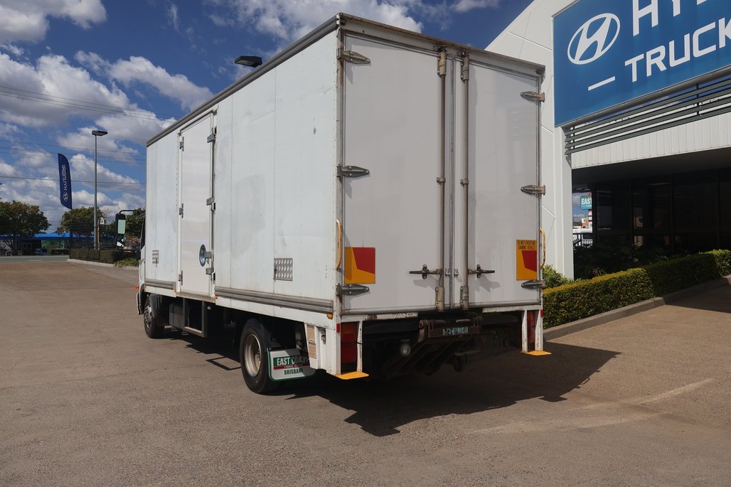 2017 HINO FC 1022 image 18