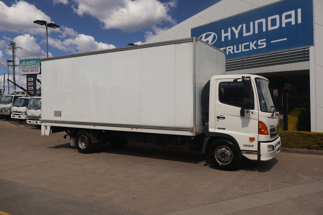 2017 HINO FC 1022 image 22