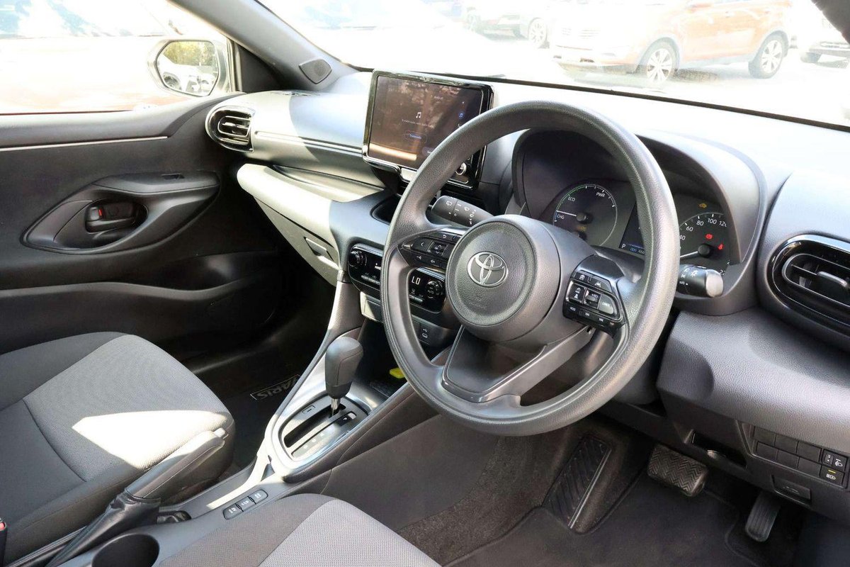 2025 Toyota Yaris Ascent Sport Hybrid MXPH10R image 10