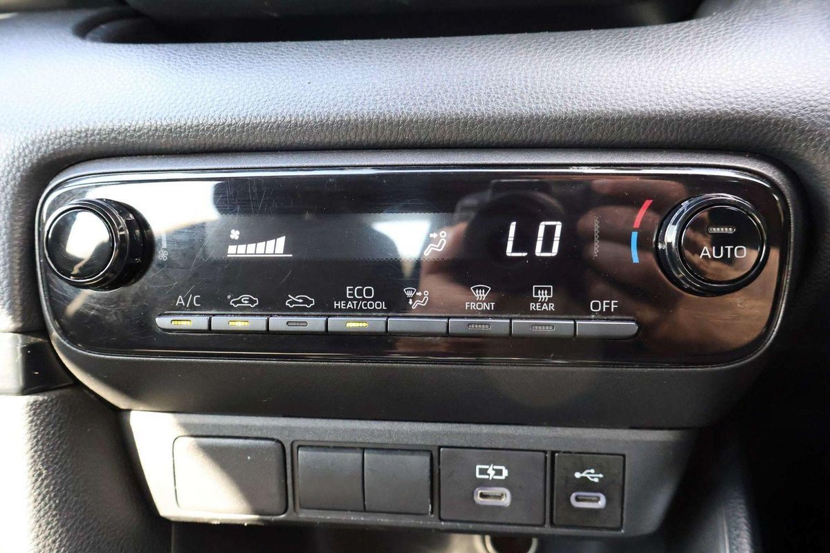 2025 Toyota Yaris Ascent Sport Hybrid MXPH10R image 14