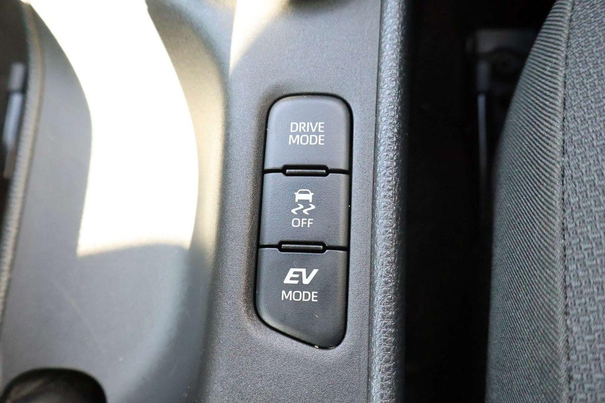 2025 Toyota Yaris Ascent Sport Hybrid MXPH10R image 16