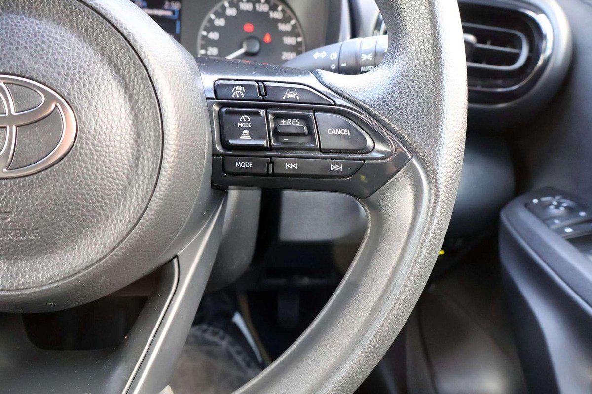 2025 Toyota Yaris Ascent Sport Hybrid MXPH10R image 19