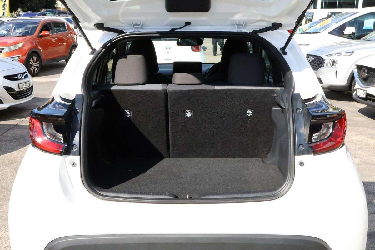 2025 Toyota Yaris Ascent Sport Hybrid MXPH10R image 24