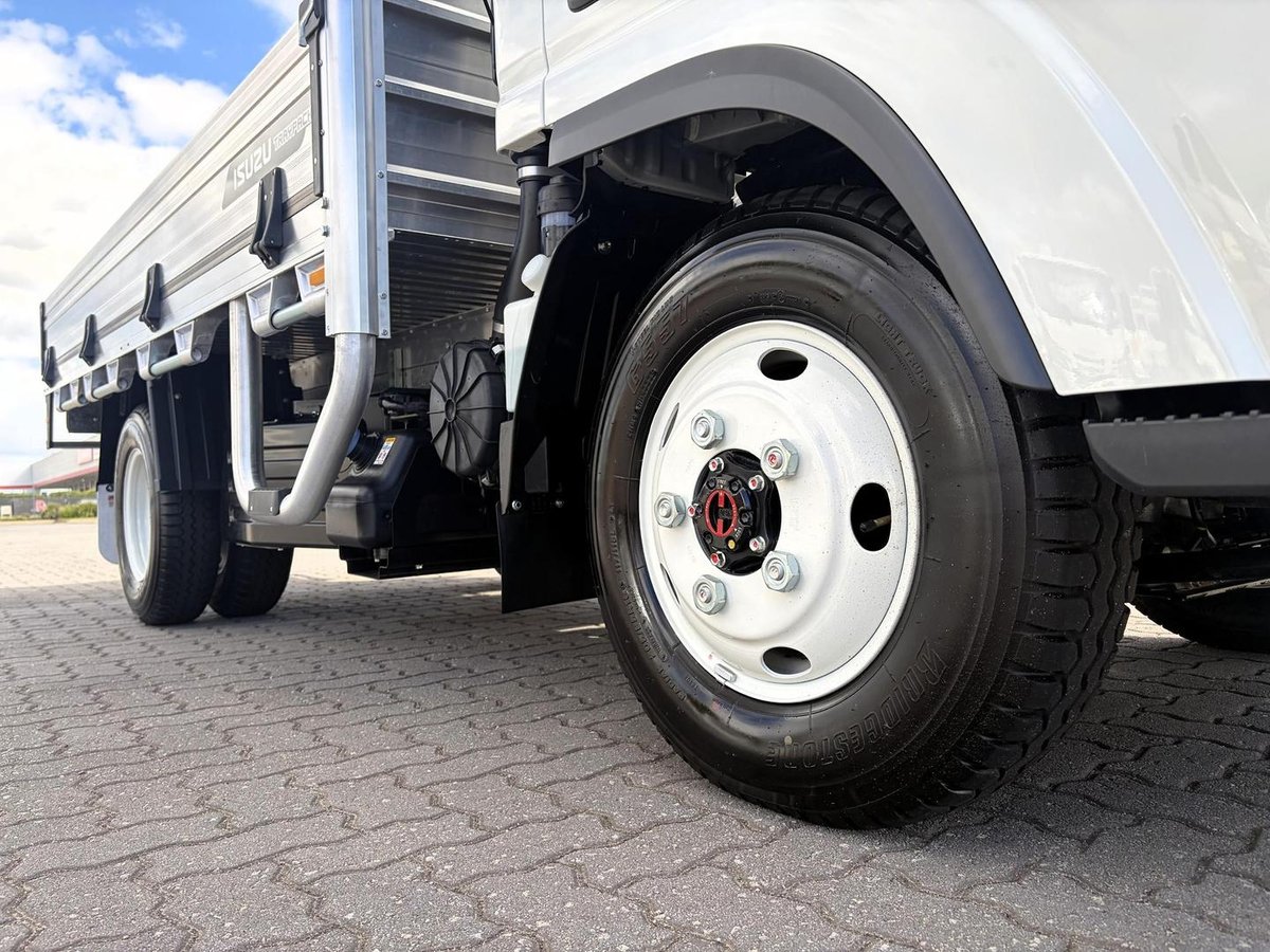 2026 Isuzu Nms 65/45-150 Mt D28 Awd Traypack D28 Awd Trayp image 7