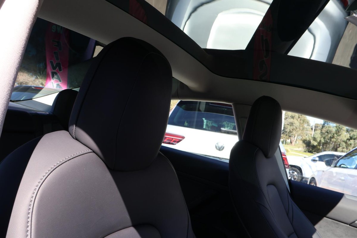 2022 Tesla Model 3 Long Range AWD image 8