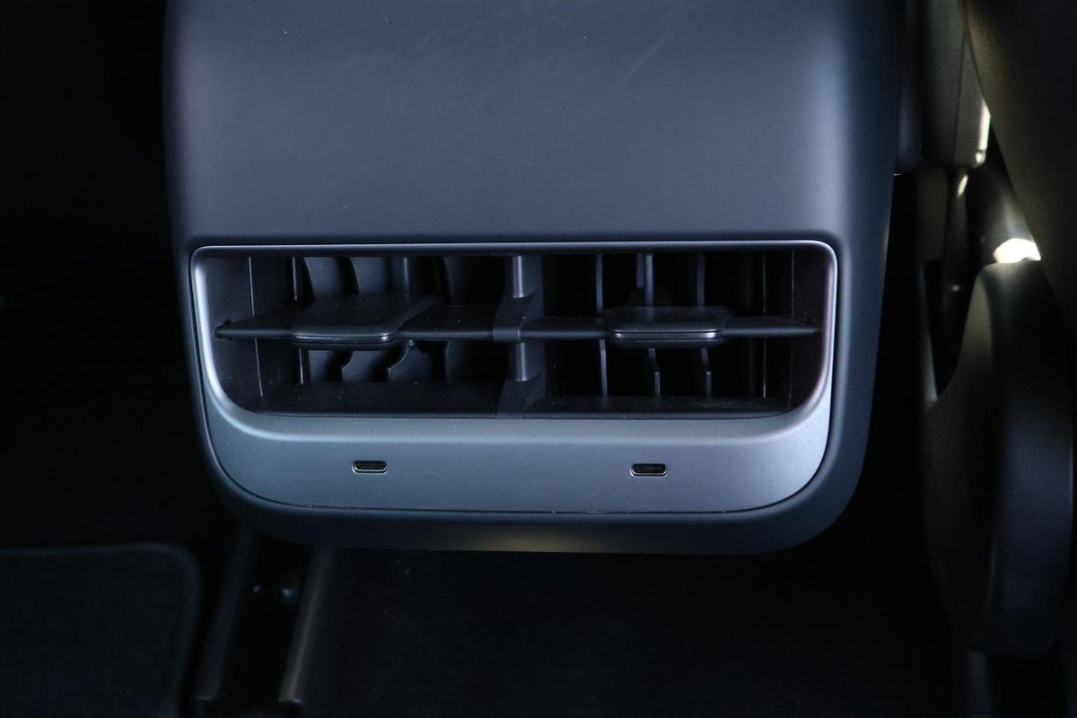 2022 Tesla Model 3 Long Range AWD image 25