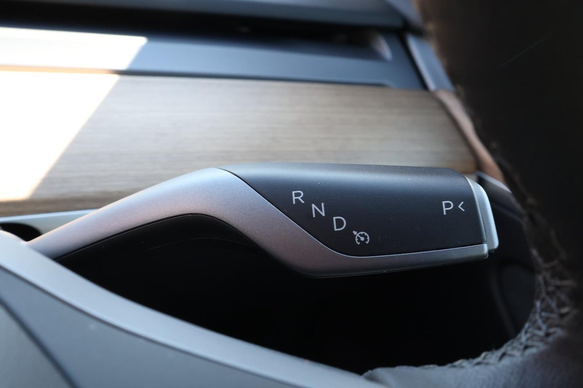 2022 Tesla Model 3 Long Range AWD image 18