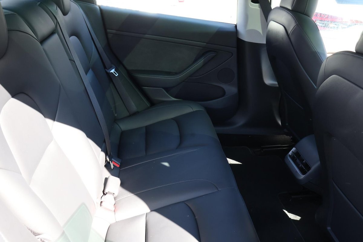 2022 Tesla Model 3 Long Range AWD image 24