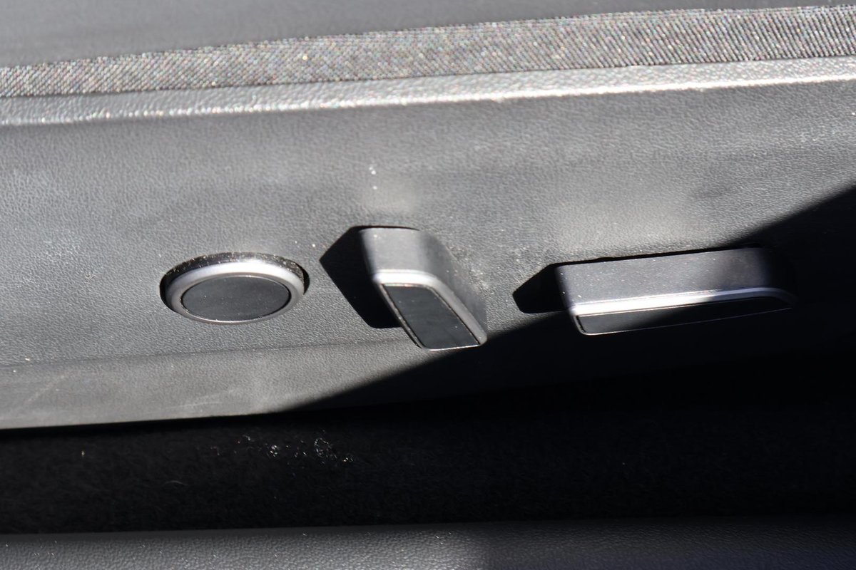 2022 Tesla Model 3 Long Range AWD image 22