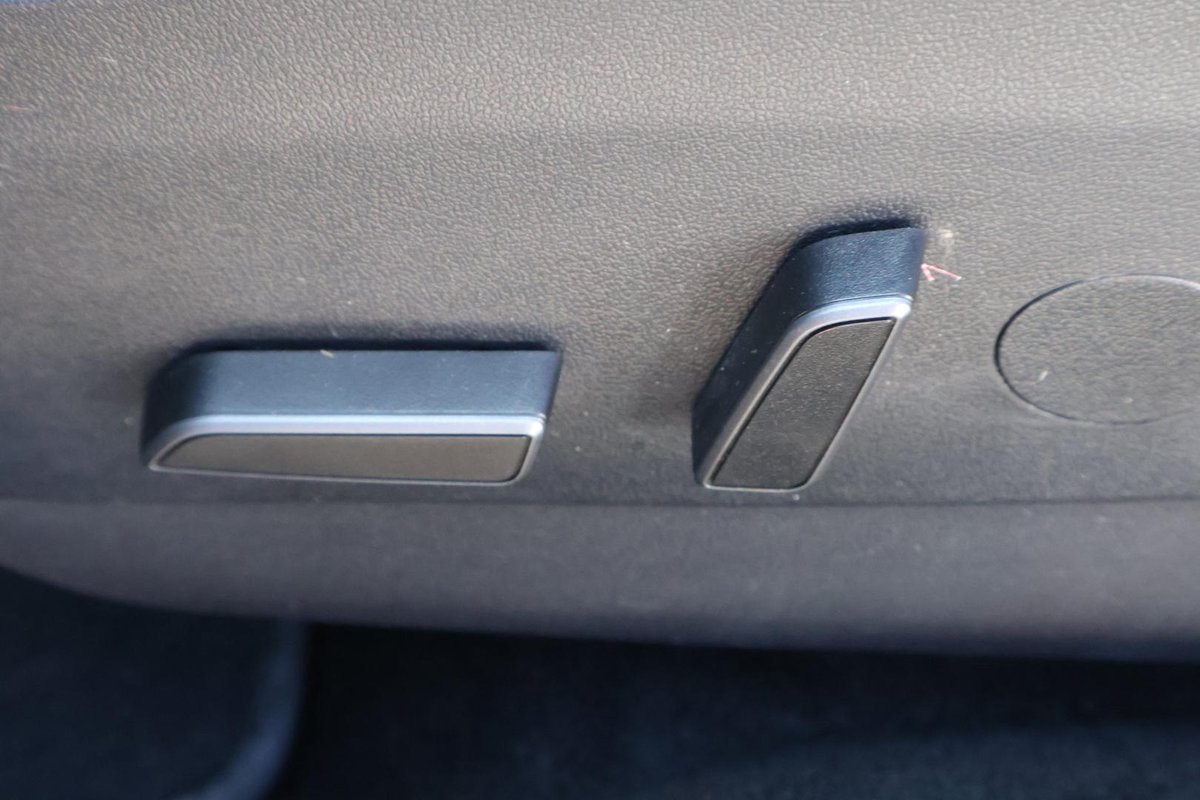 2022 Tesla Model 3 Long Range AWD image 27
