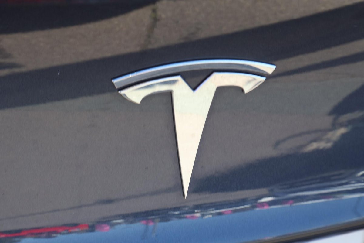 2022 Tesla Model 3 Long Range AWD image 35