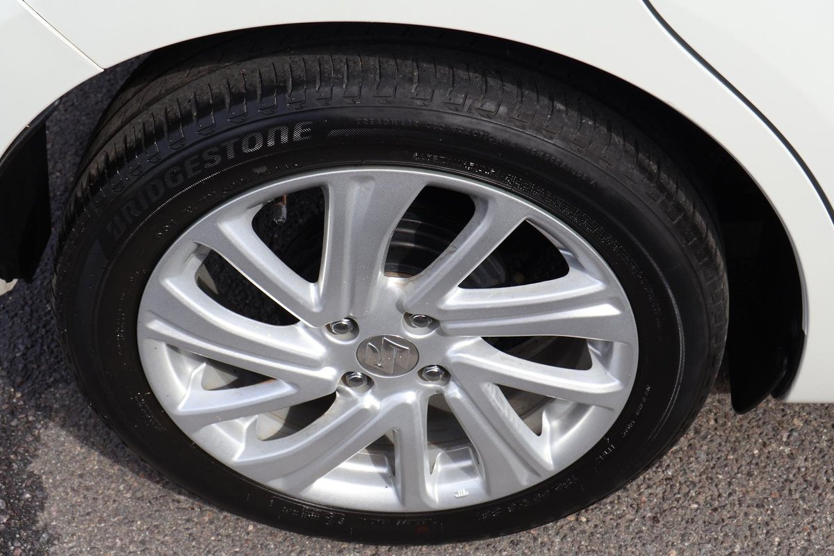 2023 Suzuki Swift GL AZ Series II image 25