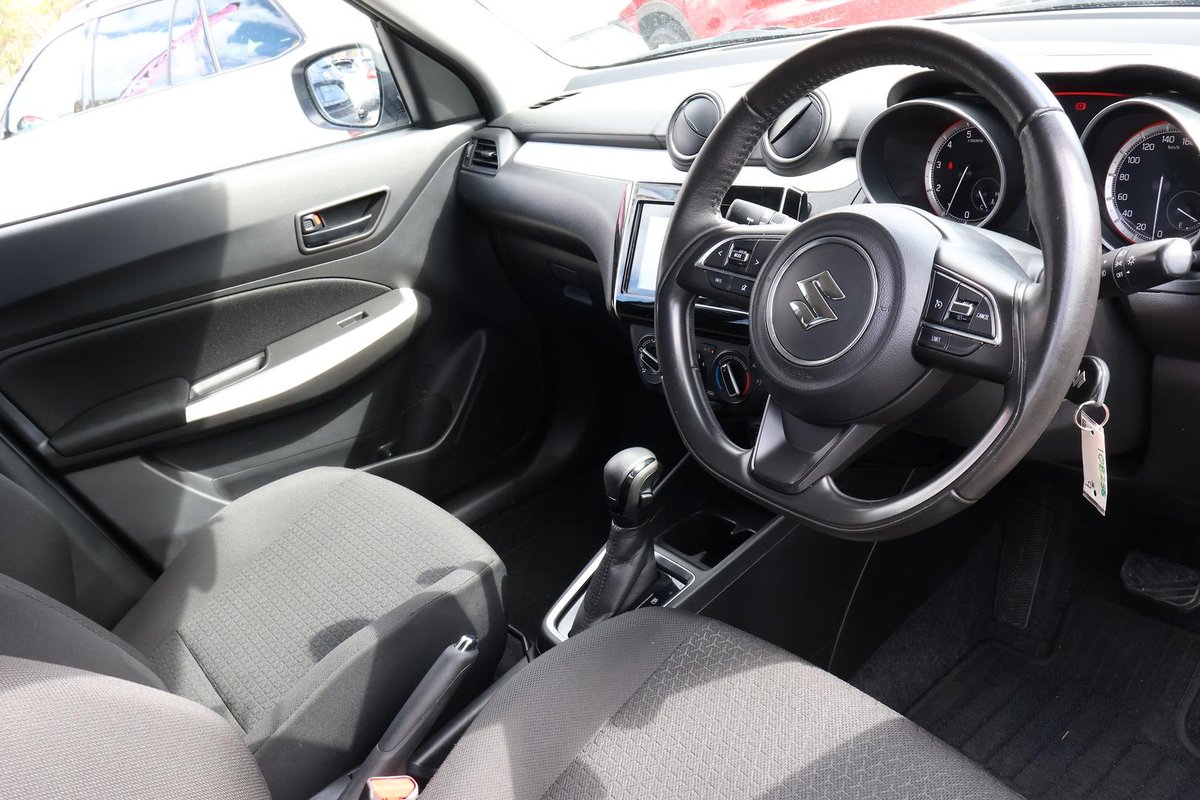 2023 Suzuki Swift GL AZ Series II image 7