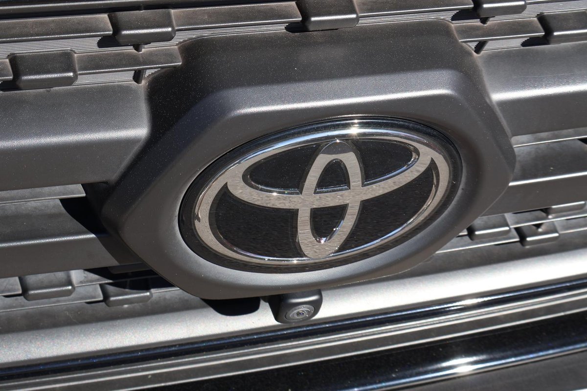 2022 Toyota RAV4 image 36