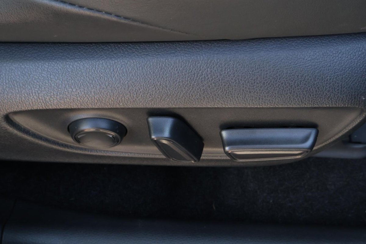 2022 Toyota RAV4 image 24