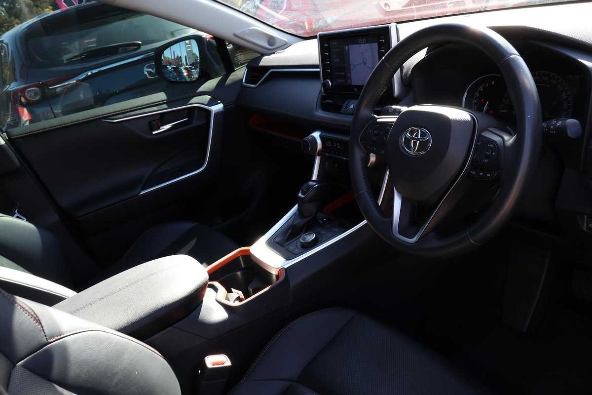2022 Toyota RAV4 image 7