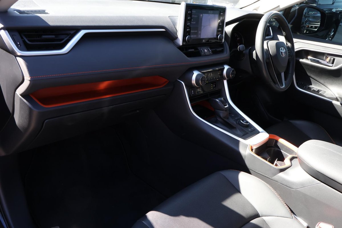 2022 Toyota RAV4 image 28