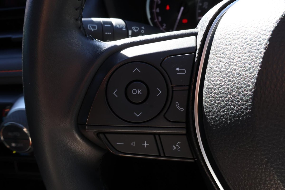 2022 Toyota RAV4 image 11