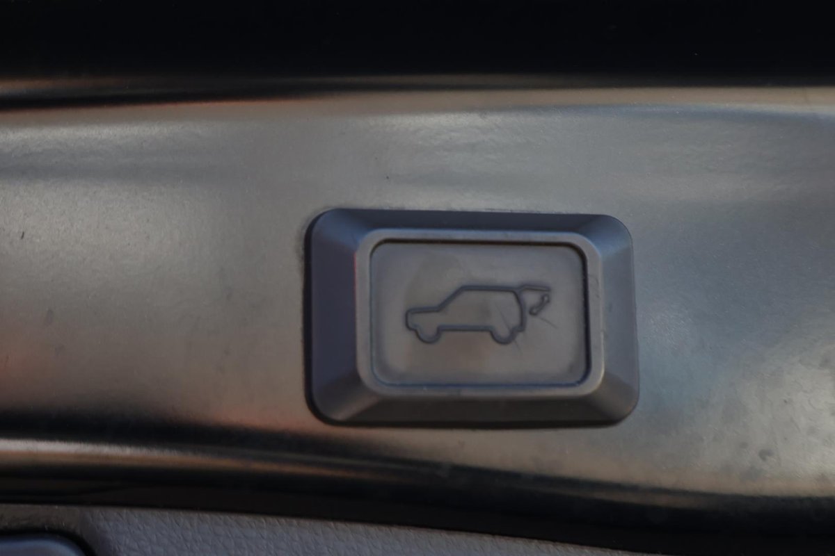 2022 Toyota RAV4 image 30