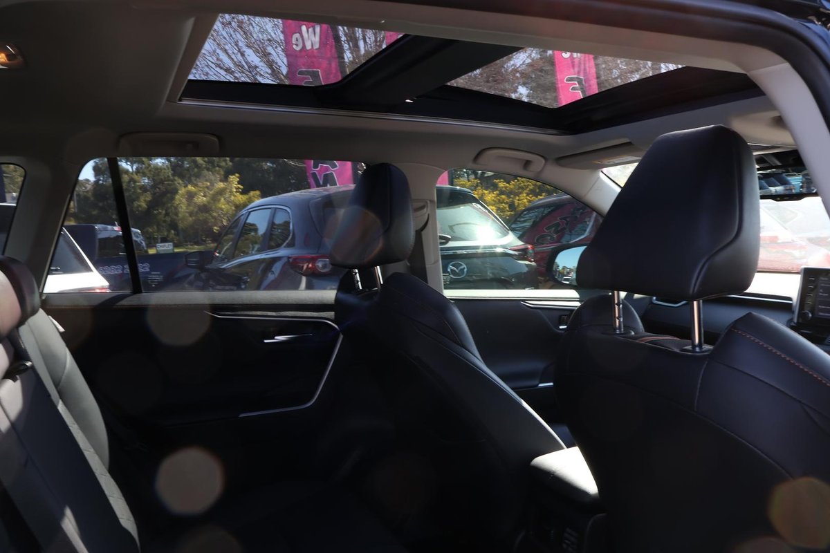 2022 Toyota RAV4 image 25