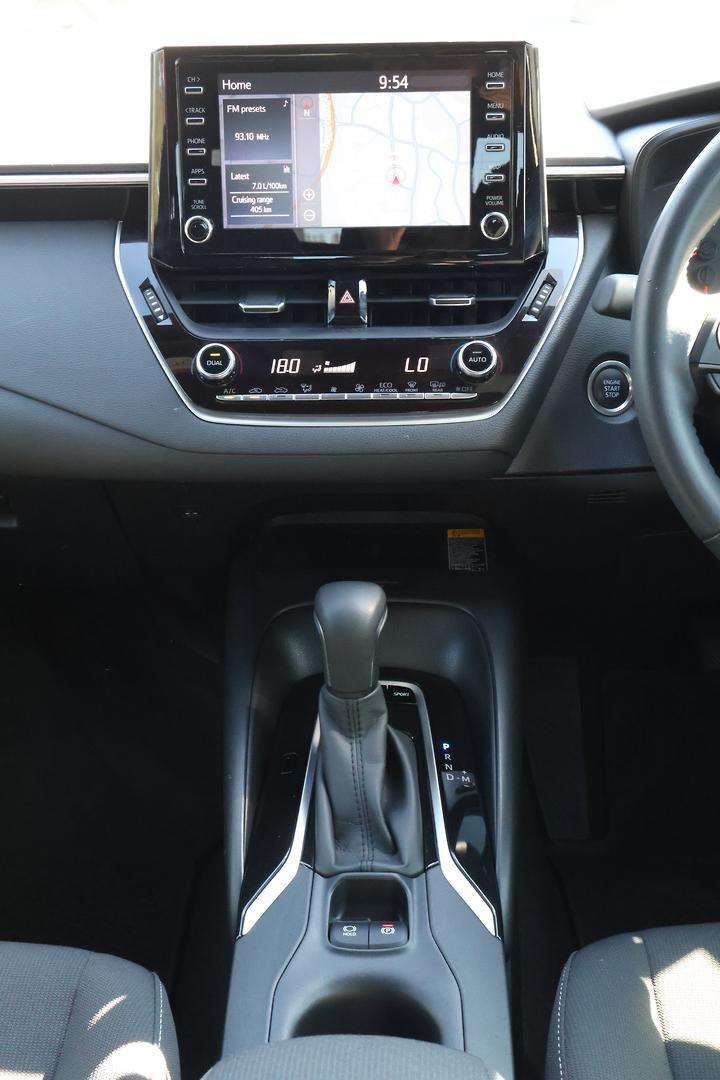 2018 Toyota Corolla SX MZEA12R image 17