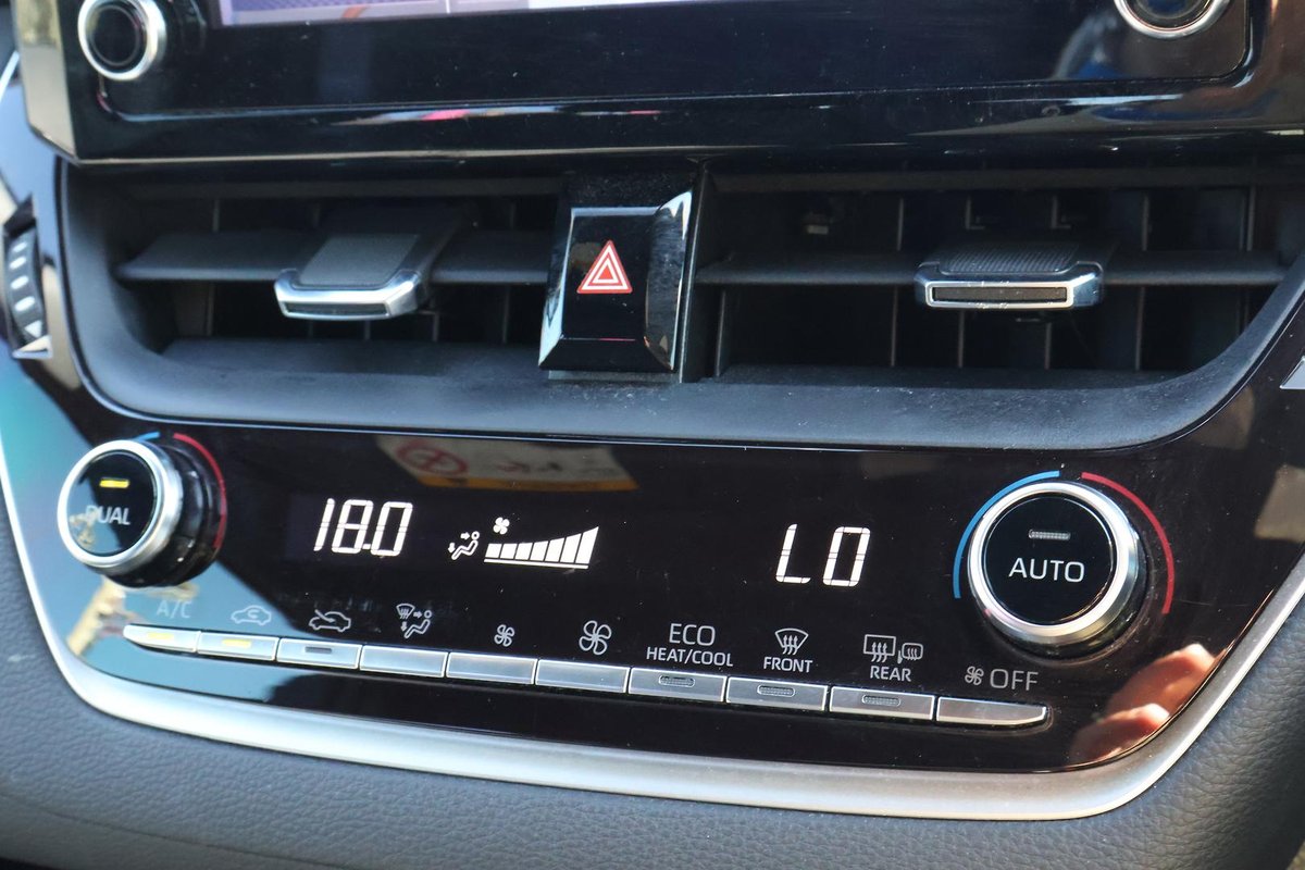 2018 Toyota Corolla SX MZEA12R image 18