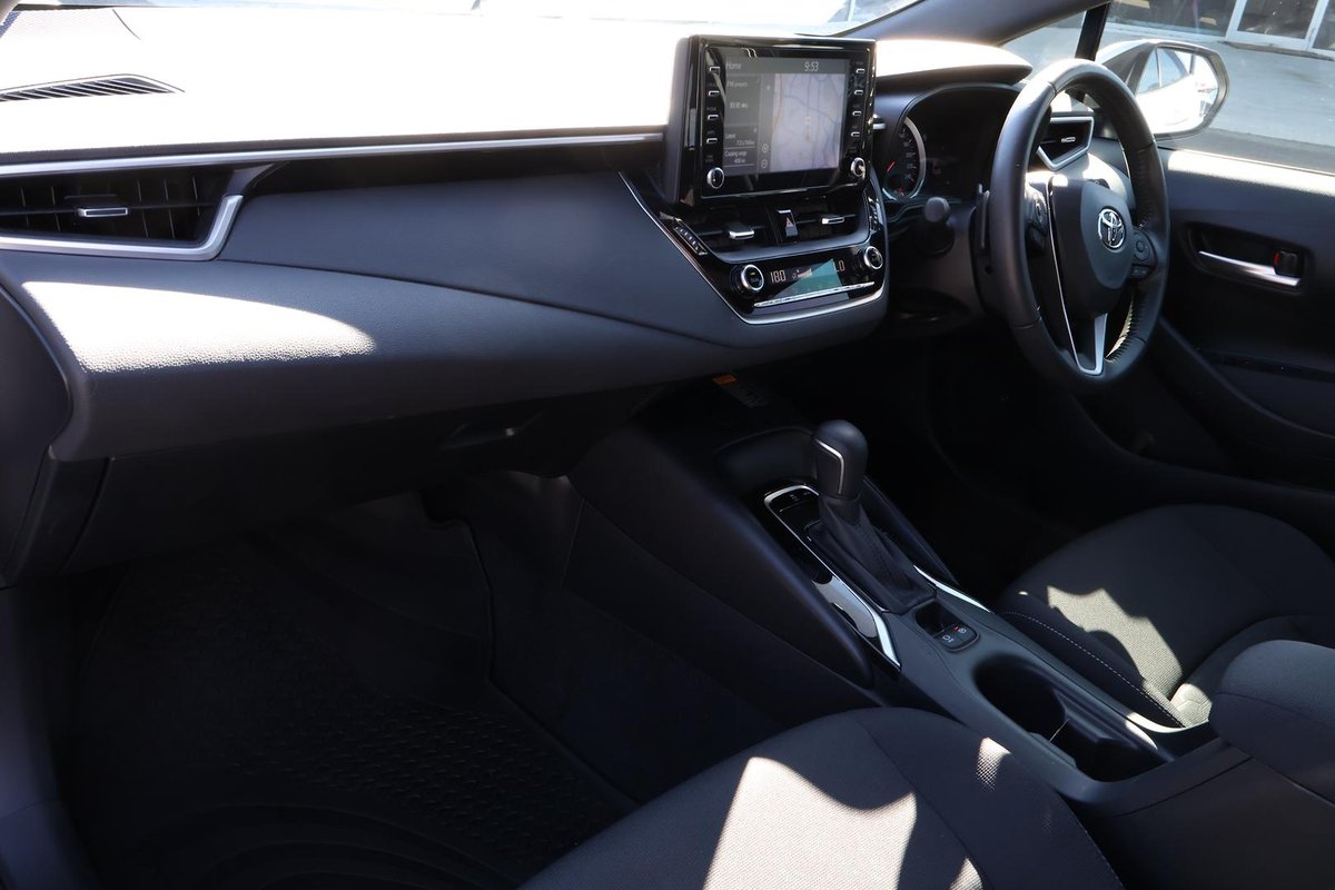 2018 Toyota Corolla SX MZEA12R image 24