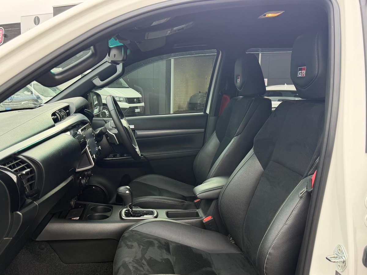 2024 Toyota Hilux GR Sport GUN126R 4X4 Dual Range image 8