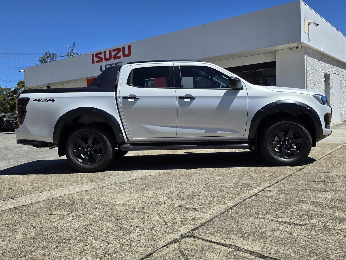 2026 Isuzu D-MAX X-TERRAIN MY25.5 4X4 Dual Range image 8