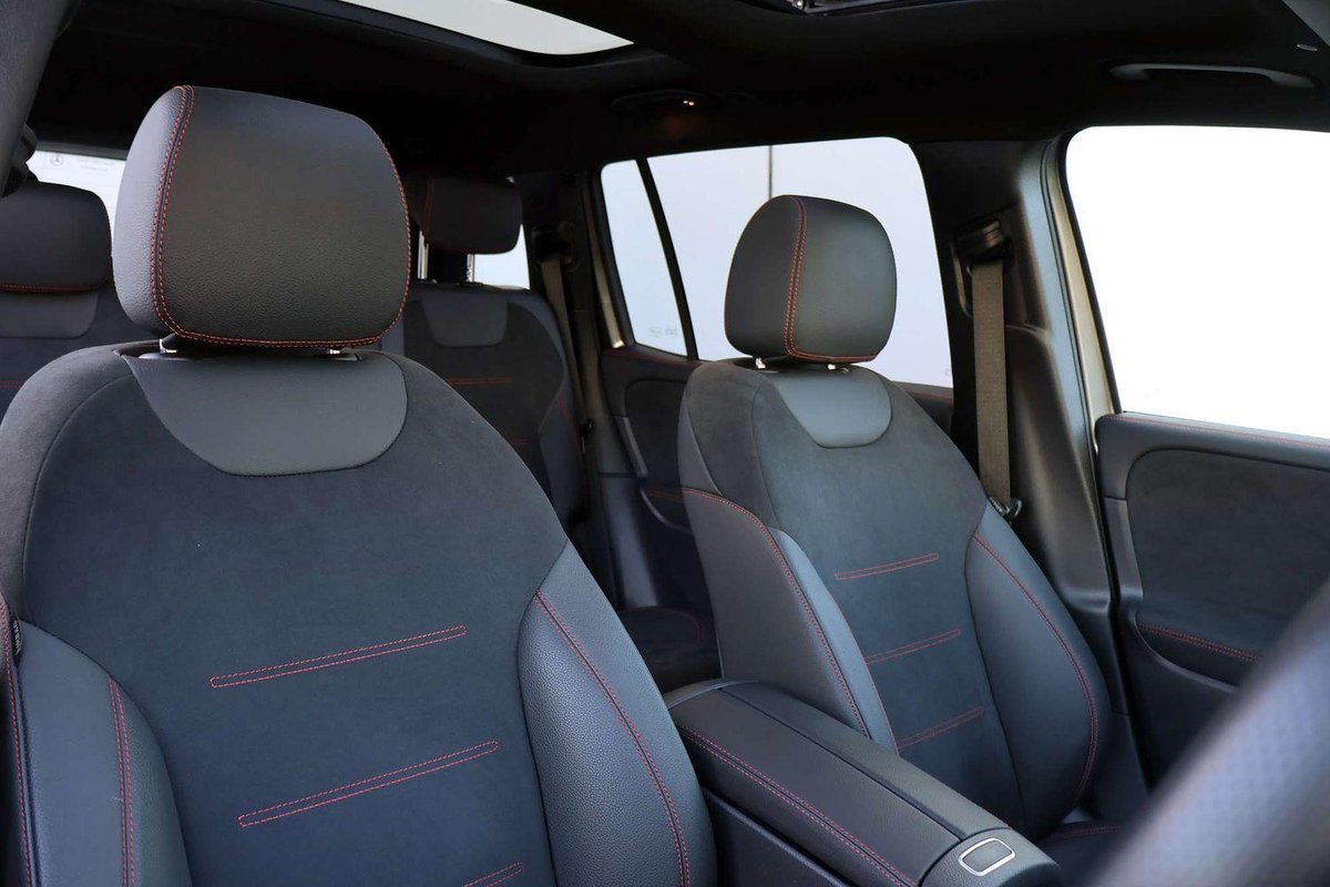 2025 Mercedes-Benz GLB-Class GLB200 X247 image 11