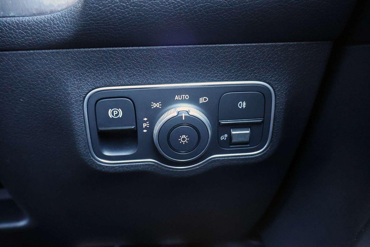 2025 Mercedes-Benz GLB-Class GLB200 X247 image 29