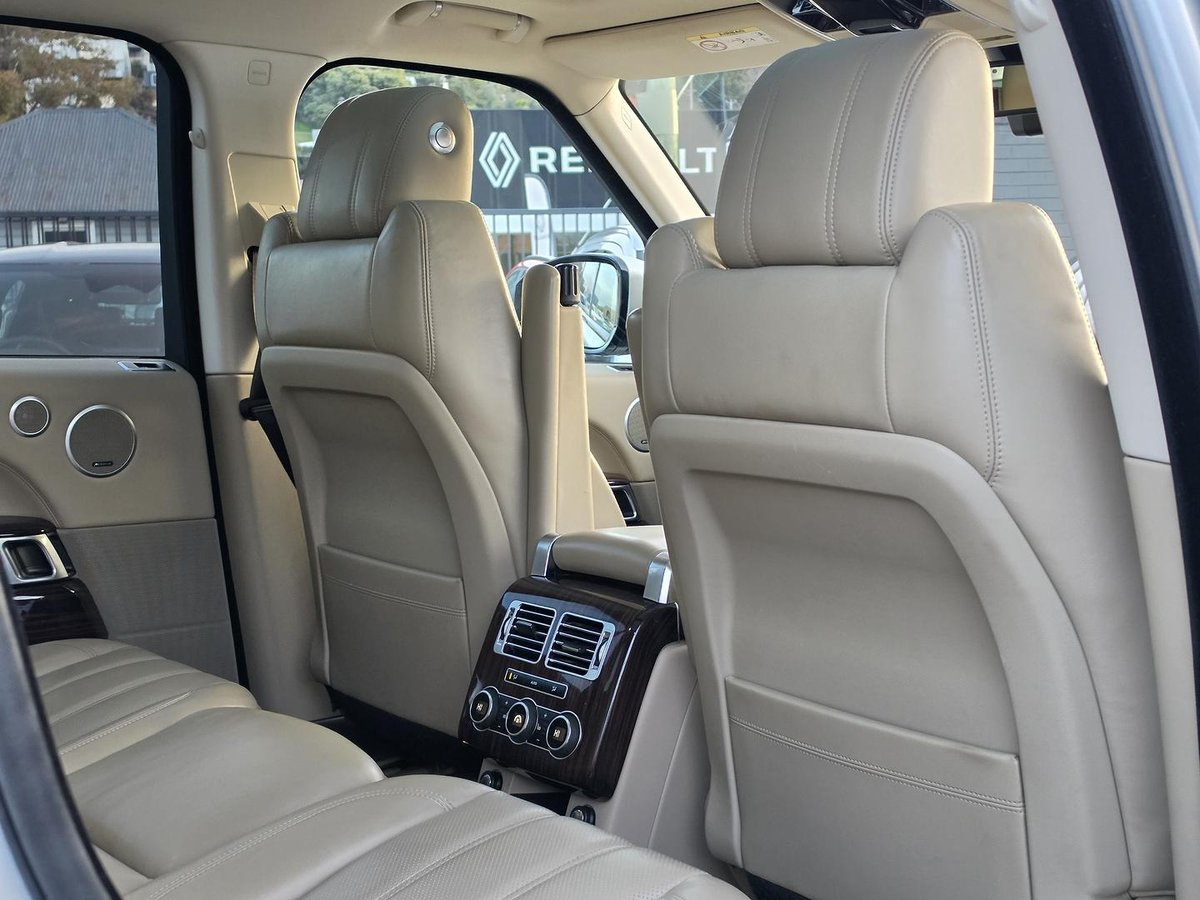 2013 Land Rover Range Rover TDV6 Vogue L405 MY14 4X4 Constant image 17