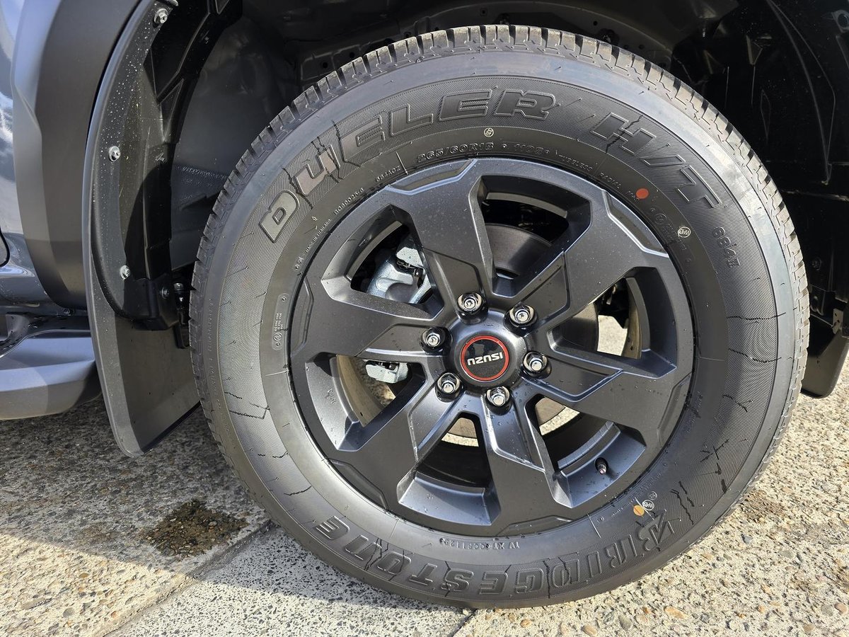 2026 Isuzu D-MAX X-TERRAIN MY25.5 4X4 Dual Range image 10